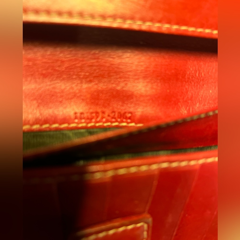 GUCCI Authentic, Clutch, Bifold Wallet, Crossbody. - Picture 8 of 12